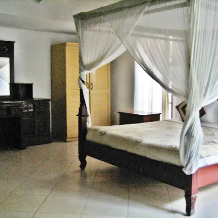 Chichi'S Bungalows & Suites