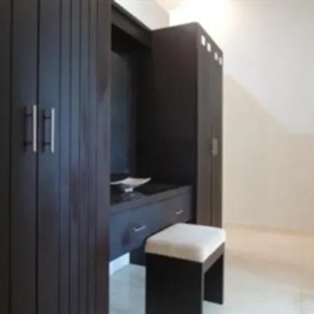 Chichi\'S Bungalows & Suites